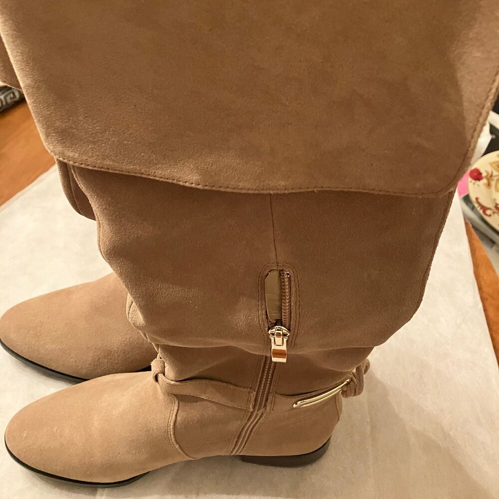 White House Black Market Women's Paoloa Caramel Suede Boot 7.5